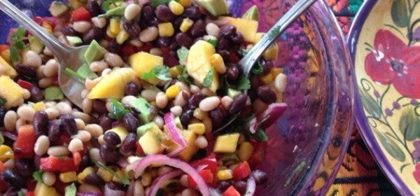 Raw, Organic & Nuts: Bean salad with mango & avocado